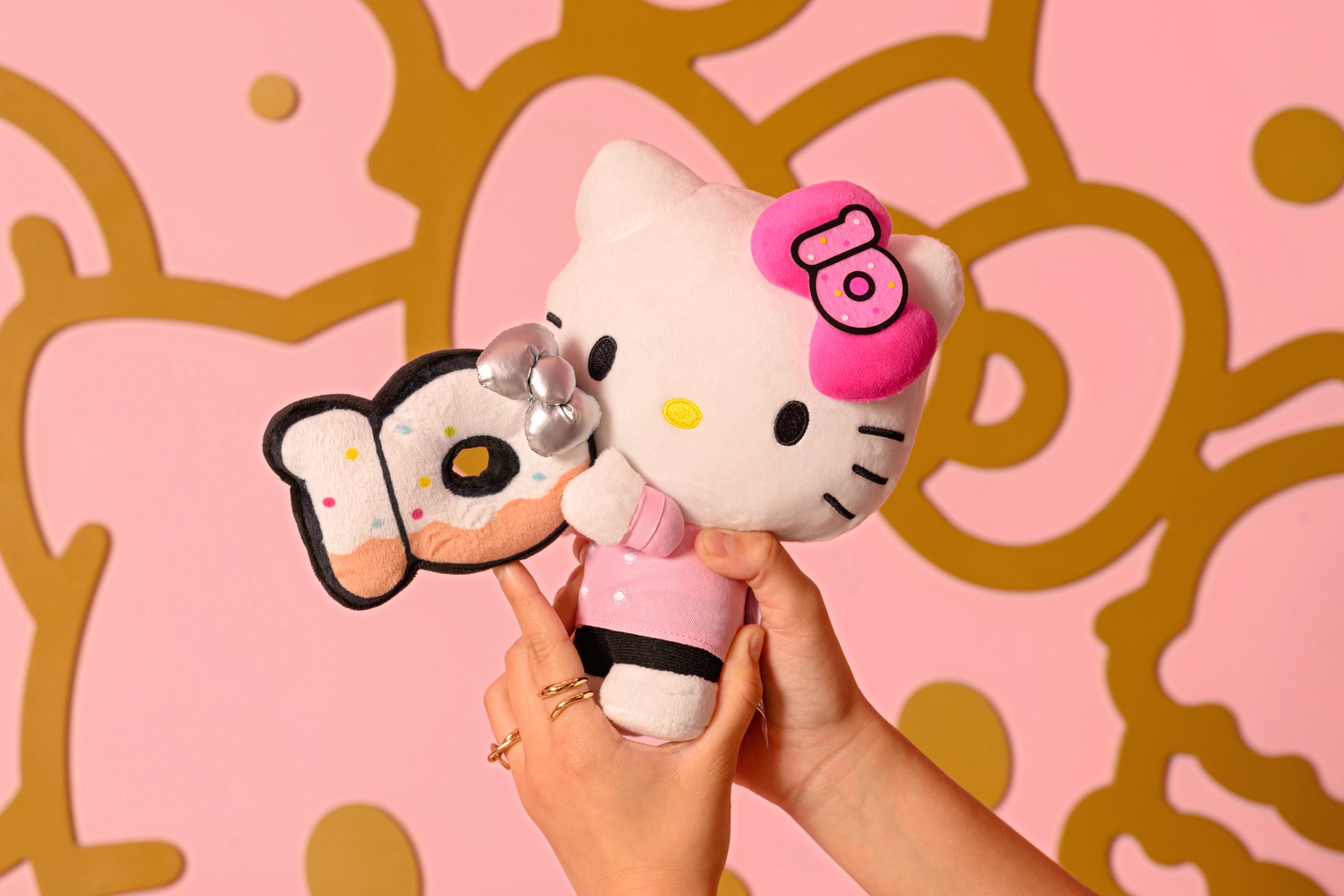 Hello Kitty Cafe Truck Rolls Into Louisville For One-Day Stop At